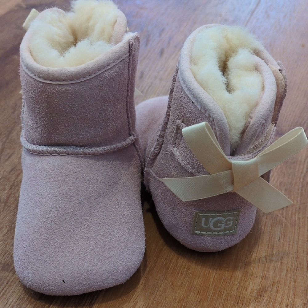 NWOT UGG Pink Kids Boots Size 2